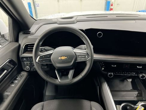 New 2026 Chevrolet Suburban LS image 11