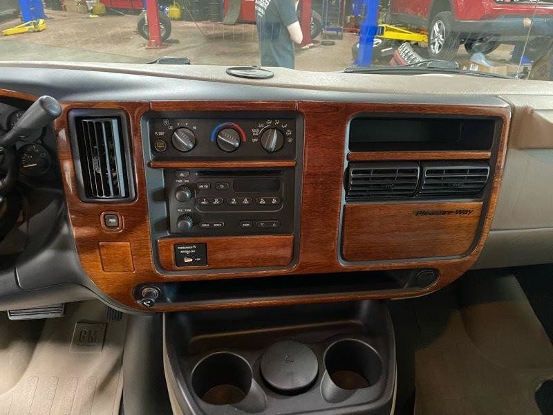 Used 2003 Chevrolet Express 3500 Extended RWD image 18