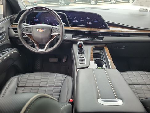 Certified 2024 Cadillac Escalade ESV Sport Platinum w/ LPO, ONYX Package AWD/4WD image 13