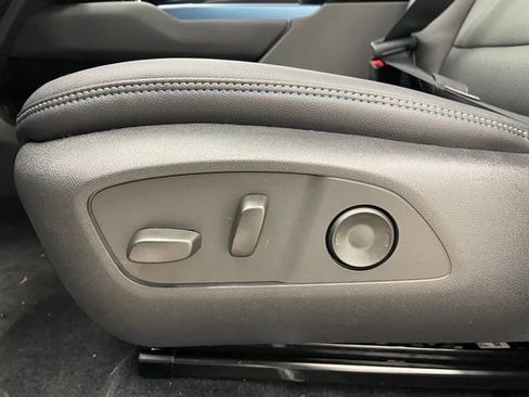 New 2026 Chevrolet Equinox EV LT image 9