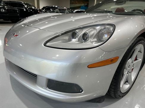 Used 2006 Chevrolet Corvette Convertible w/ Preferred Equipment Group RWD image 25