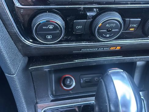 Used 2017 Volkswagen Passat 1.8T SE image 49