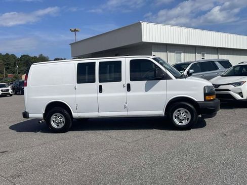 Used 2022 Chevrolet Express 2500 w/ Driver Convenience Package image 2