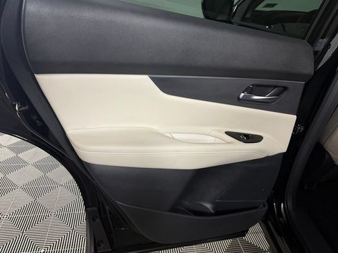 Used 2025 Nissan Murano SV AWD/4WD image 27