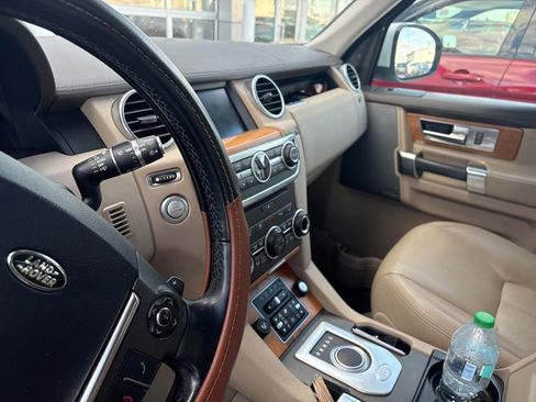 Used 2016 Land Rover LR4 HSE LUX AWD/4WD image 13