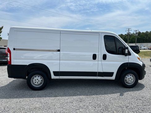Used 2023 RAM ProMaster 2500 w/ Driver Convenience Group FWD image 7