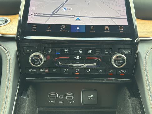 Used 2021 Jeep Grand Cherokee L Summit AWD/4WD image 25