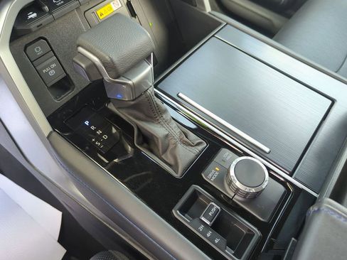 Used 2023 Toyota Tundra Platinum AWD/4WD image 20