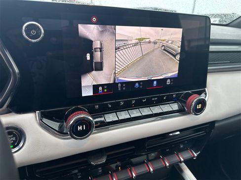 Certified 2024 GMC Canyon AT4X image 29