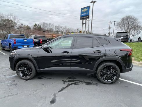 Used 2024 Chevrolet Trax ACTIV w/ Driver Confidence Package image 8