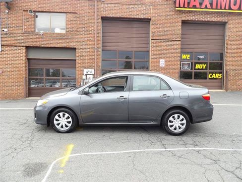 Used 2011 Toyota Corolla LE image 4