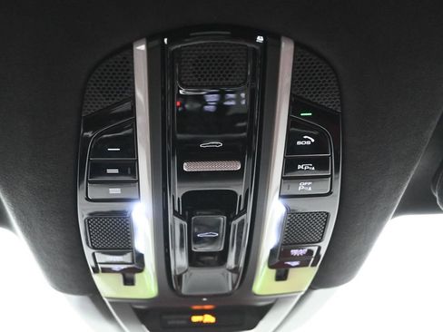 Certified 2022 Porsche Cayenne Turbo image 25