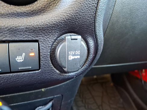 Used 2016 Jeep Wrangler Unlimited Sahara w/ Connectivity Group image 25