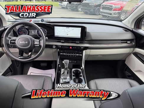 Used 2024 Kia Carnival EX FWD image 27