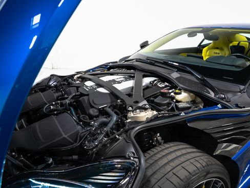 Used 2023 Aston Martin DBS Coupe RWD image 91
