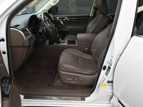 Used 2017 Lexus GX 460 Premium w/ Premium Package AWD/4WD image 17
