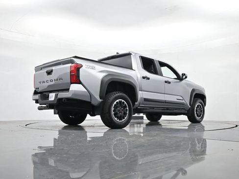 Used 2024 Toyota Tacoma TRD Off-Road AWD/4WD image 29