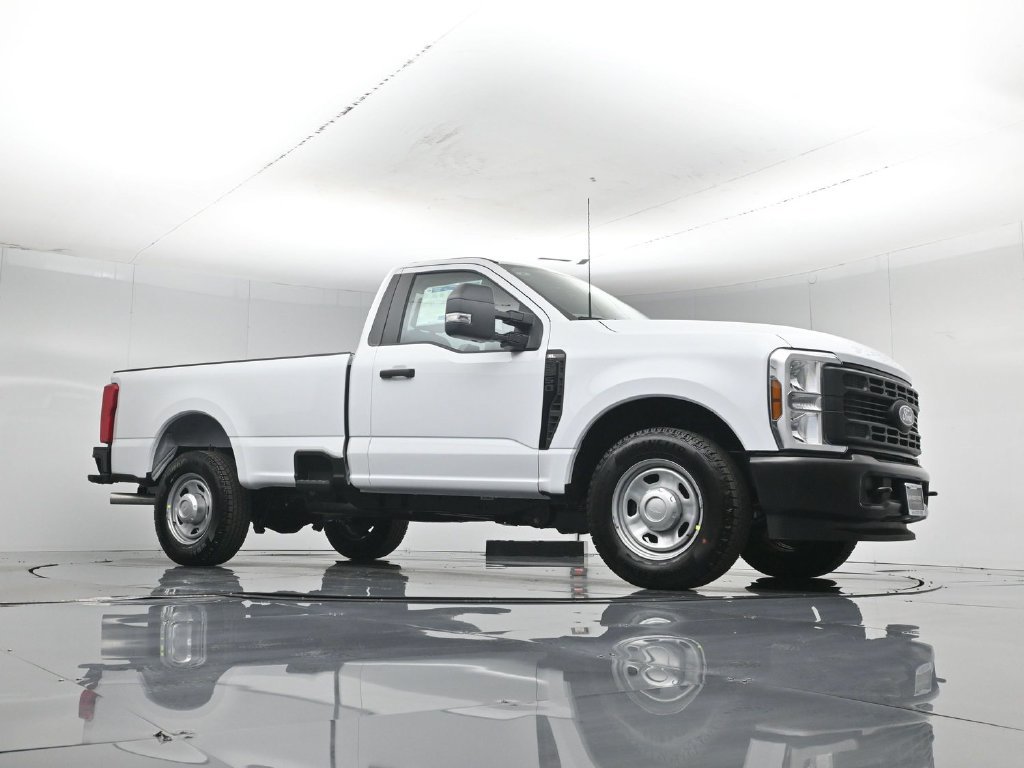 New 2027 Ford F350 XL w/ XL Chrome Package RWD image 3