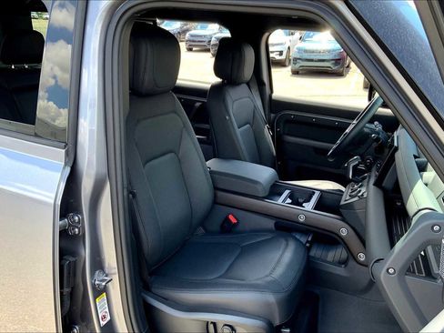 Used 2024 Land Rover Defender 110 X image 8