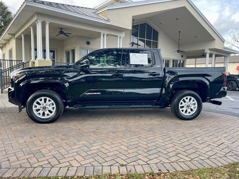 Used 2025 Toyota Tacoma SR5 image 2