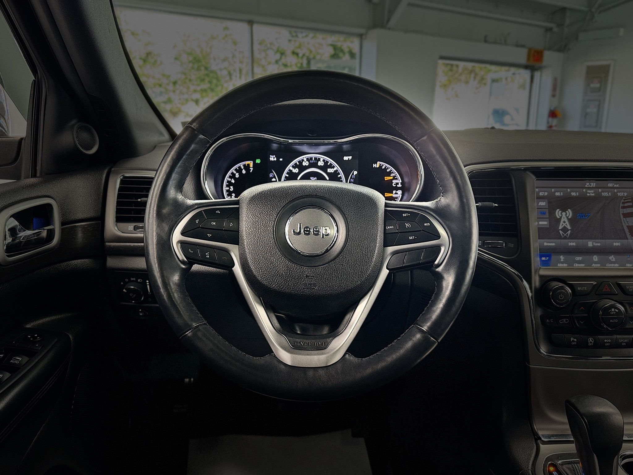 Used 2018 Jeep Grand Cherokee Altitude AWD/4WD image 17