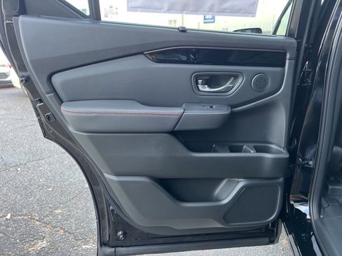 New 2025 Honda Pilot TrailSport image 12