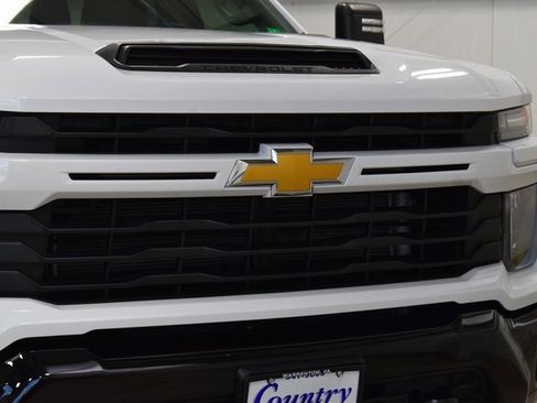 Used 2024 Chevrolet Silverado 2500 Custom w/ Custom Value Package image 11