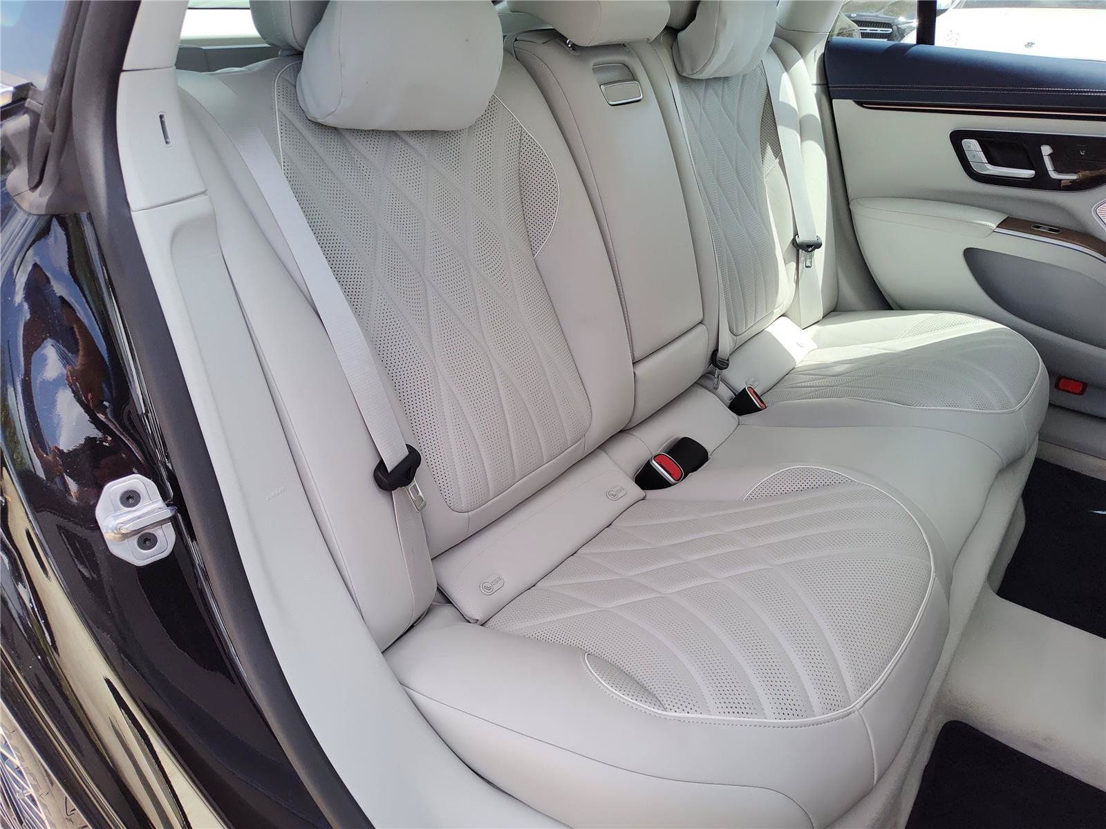 Used 2022 Mercedes-Benz EQS 580 4MATIC Sedan image 23