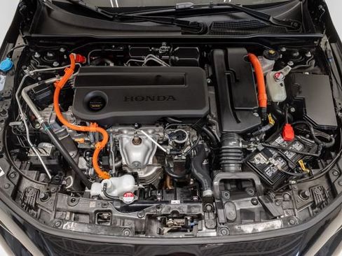 Used 2025 Honda Civic Sport Touring image 3