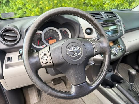 Used 2011 Toyota RAV4 Limited w/ Limited Extra Value Pkg AWD/4WD image 38