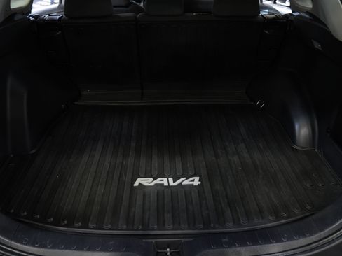 Used 2020 Toyota RAV4 XLE w/ XLE Grade Weather Package AWD/4WD image 49