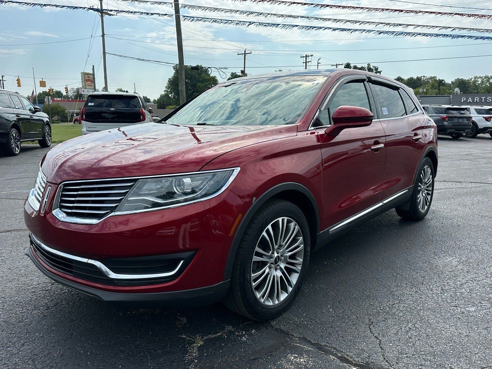 Used 2016 Lincoln MKX Reserve w/ Equipment Group 102A AWD/4WD image 3