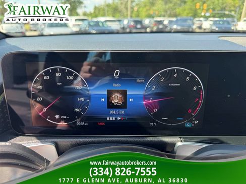 Used 2025 Mercedes-Benz GLB 250 image 19