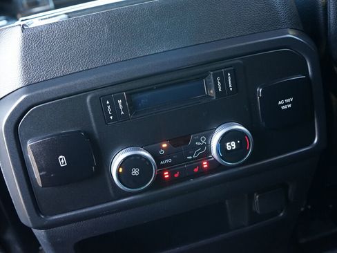 Used 2021 Ford Expedition Limited image 17