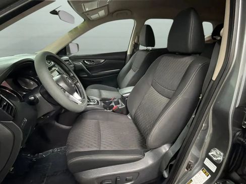 Used 2018 Nissan Rogue SV AWD/4WD image 19