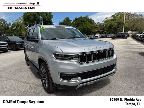 Used 2024 Jeep Wagoneer Series II w/ Flexible Seating Group image 1