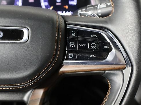 Used 2025 Jeep Grand Cherokee Summit AWD/4WD image 10