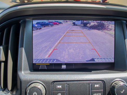 Used 2020 Chevrolet Colorado Z71 AWD/4WD image 24