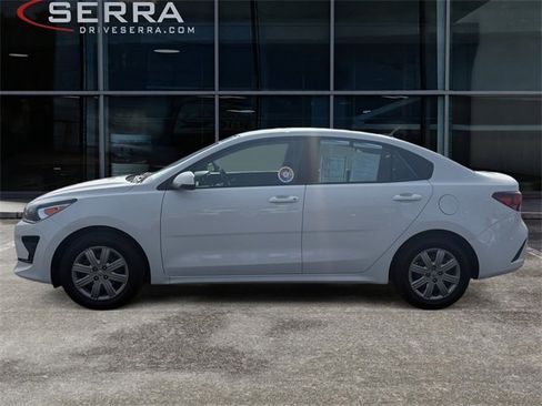 Used 2023 Kia Rio S image 2