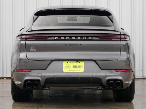 Used 2025 Porsche Cayenne S image 11