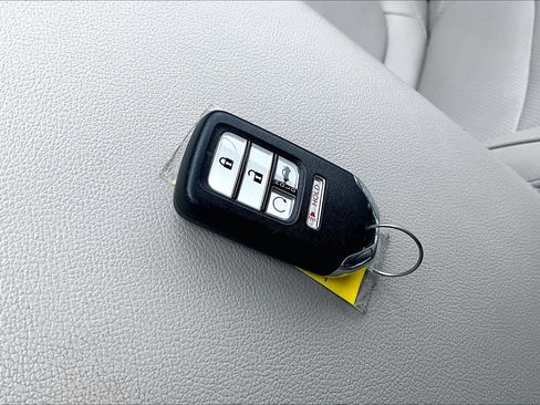 Used 2021 Honda Accord Touring image 11
