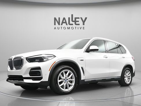 Used 2022 BMW X5 xDrive45e w/ Parking Assistance Package image 9