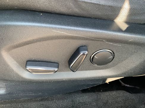 Used 2018 Ford Explorer XLT AWD/4WD image 18