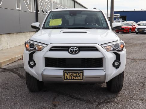 Used 2024 Toyota 4Runner TRD Off-Road image 2
