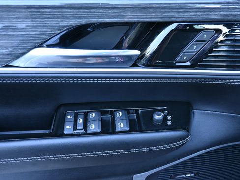 Used 2022 Jeep Wagoneer Series II image 17