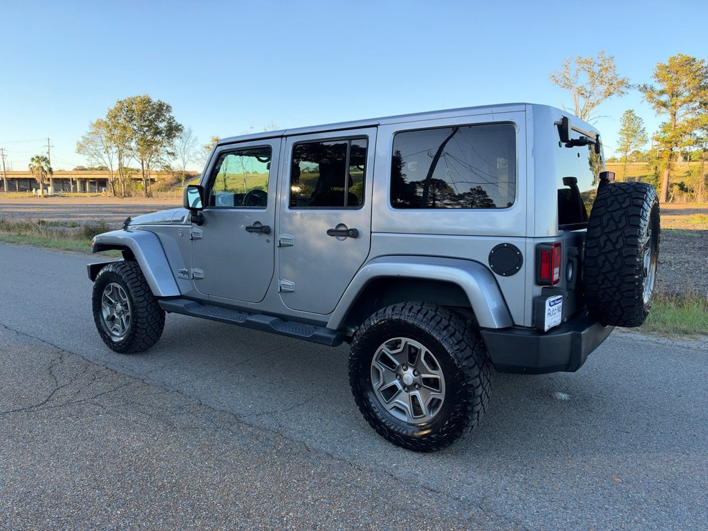 Used 2014 Jeep Wrangler Unlimited Sahara AWD/4WD image 2
