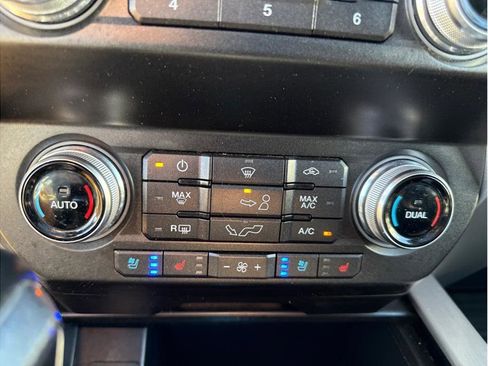 Used 2019 Ford F150 Platinum w/ Equipment Group 701A Luxury image 39