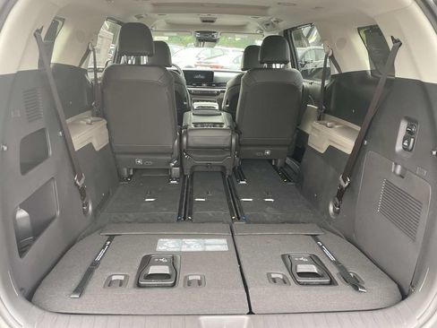 New 2027 Kia Carnival SX FWD image 4