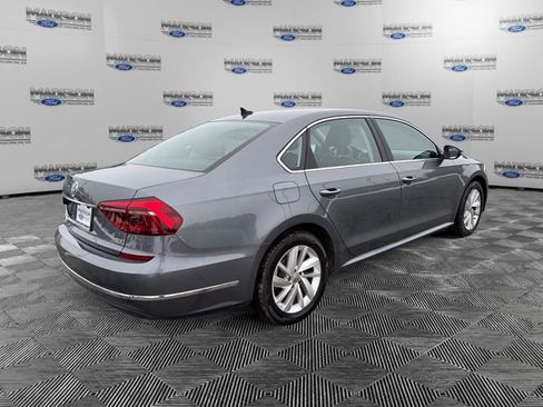 Used 2018 Volkswagen Passat 2.0T SE image 5