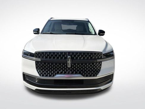 Used 2026 Lincoln Navigator Reserve AWD/4WD image 3